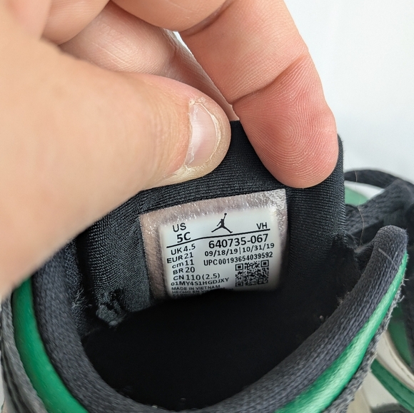 Nike Air Jordan Mid Baby Shoes Size 5 Green, Black And White - Picture 5 of 5